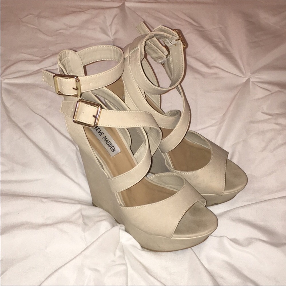 Steve Madden nude wedges